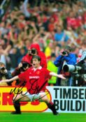 Football Mark Hughes signed Manchester United 12x8 colour photo. Leslie Mark Hughes, OBE (born 1