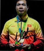 Olympics Xuan Vinh Hoang signed 6x4 colour photo winner of the Gold and silver medal in the 10m