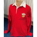 Rugby Union Gareth Edwards signed Wales retro replica shirt size medium. Sir Gareth Owen Edwards,