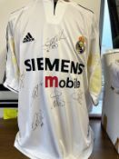 Real Madrid Super 6 multi-signed replica T-shirt in size 2XL. Signed by Zinedine Zidane, David