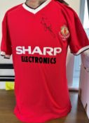 Football, Bryan Robson signed Manchester United replica t-shirt, adults size S, brand new, still