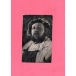 Charles Laughton signed 6x4 vintage black and white photograph. This vintage photograph does have