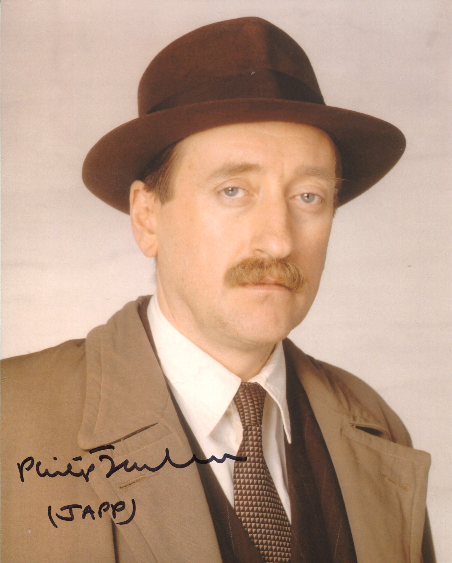 Poirot 8x10 photo signed by actor Philip Jackson as Inspector Japp. Good condition. All autographs
