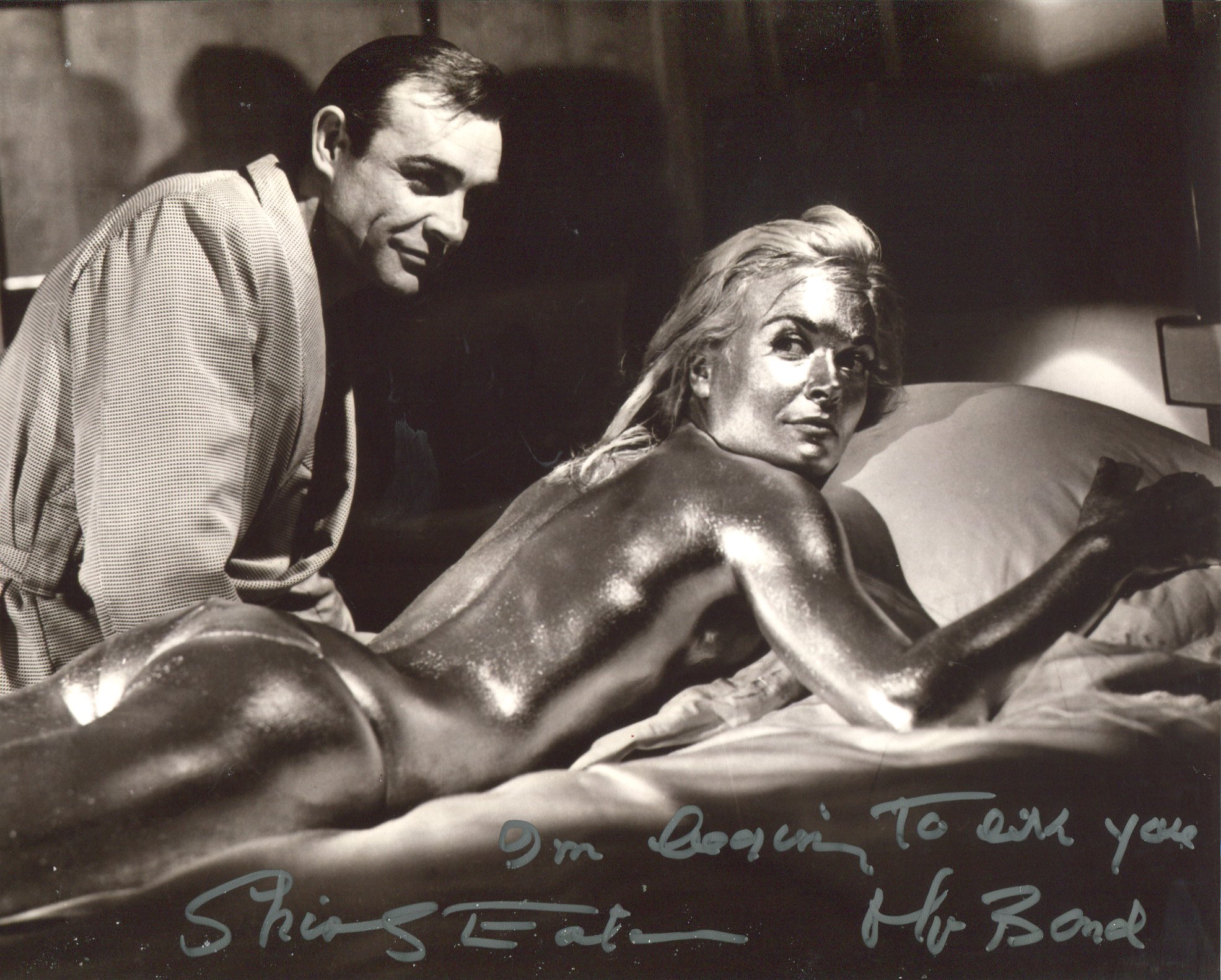 007 Bond girl, lovely 8x10 photo signed by Goldfinger actress Shirley Eaton who has also added her