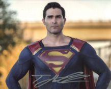 Superman 8x10 photo signed by actor Tyler Hoechlin. Good condition. All autographs come with a