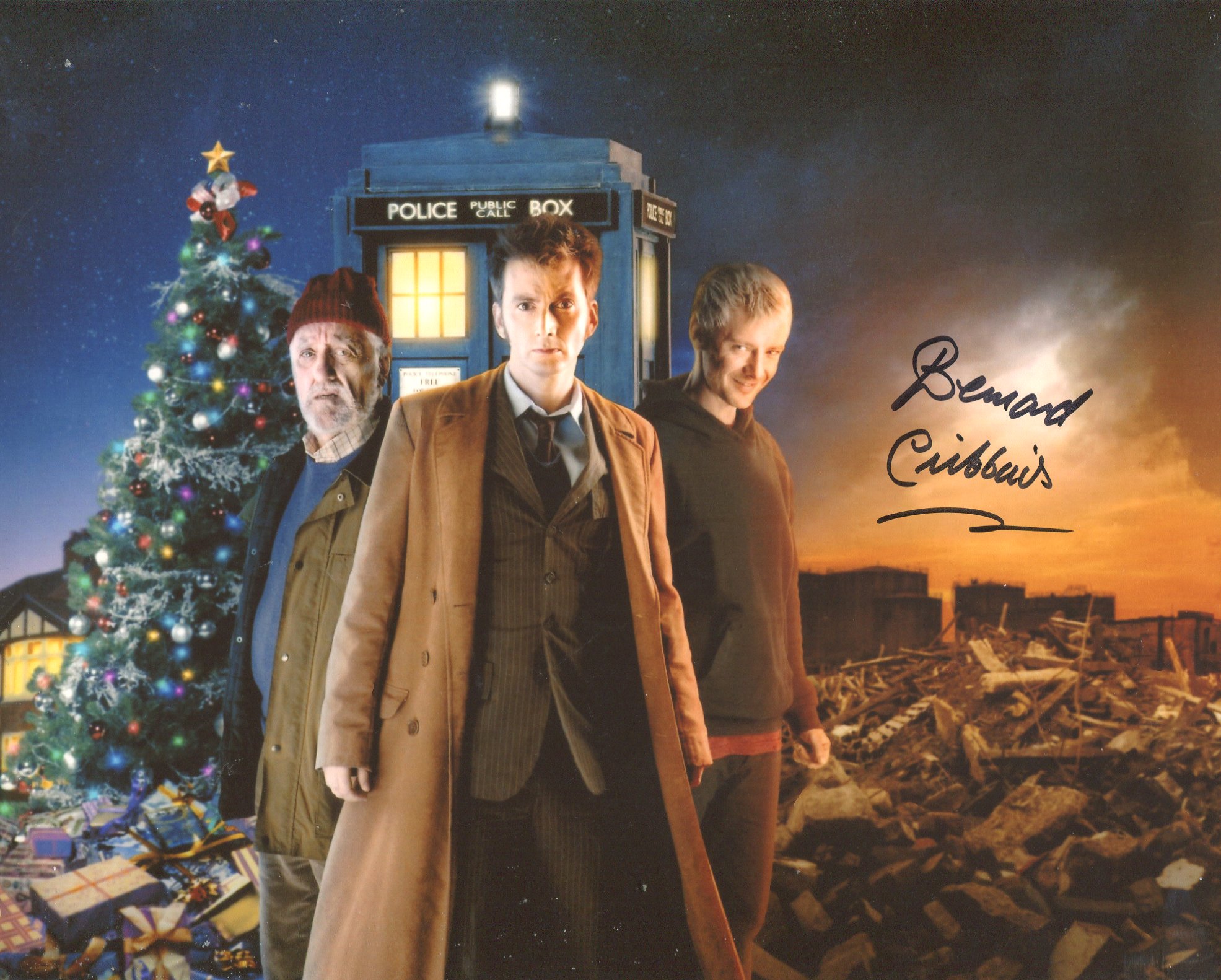 Doctor Who 8x10 photo signed by actor Bernard Cribbins as Wilf Mott. Good condition. All