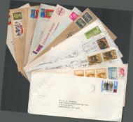 Assorted mailing envelopes from around the world. Over 20 included. Good condition. We combine. Good