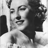 Vera Lynn signed 7x5 Decca Records vintage promo photo. Dame Vera Margaret Lynn CH DBE OStJ ( 20