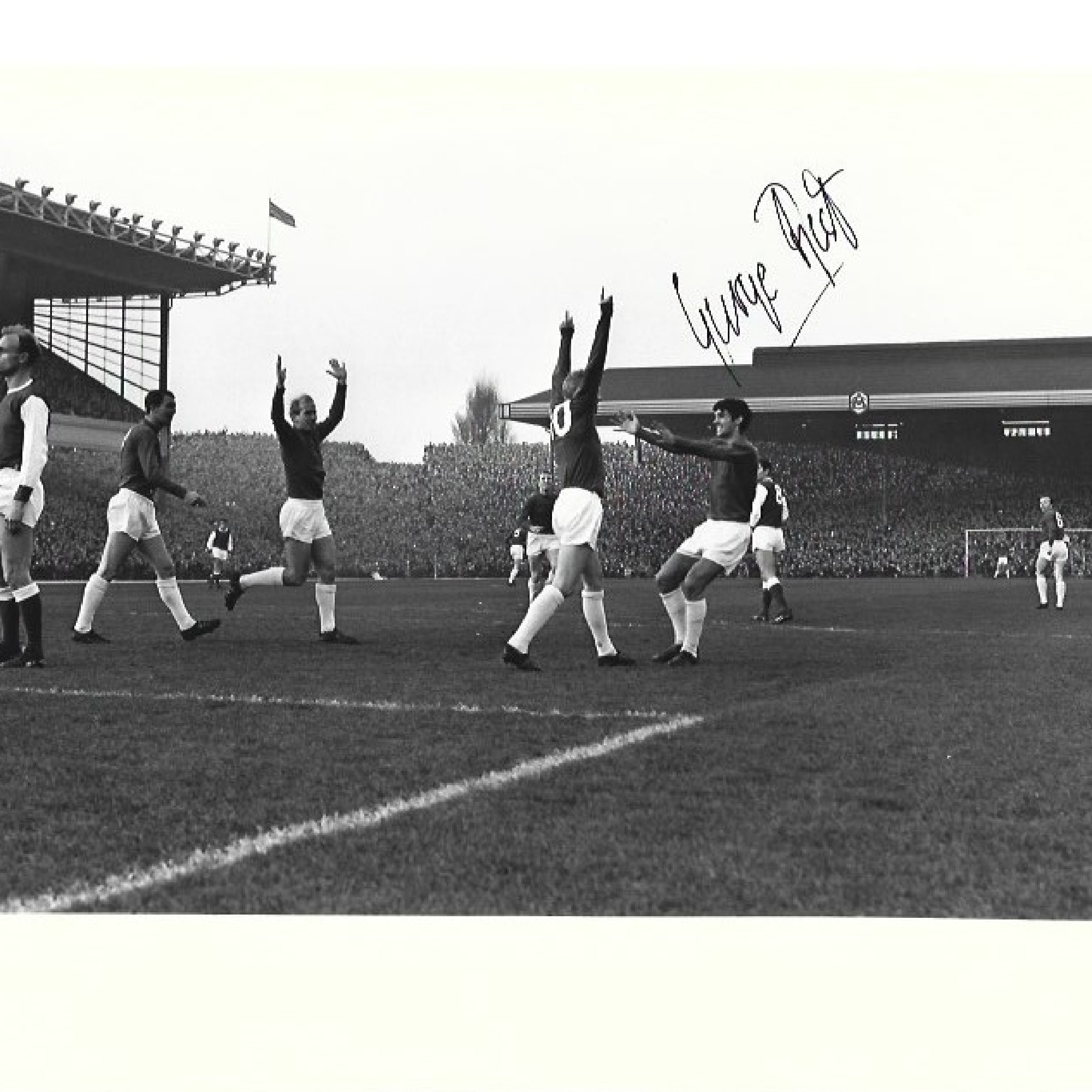 George Best (1946-2005) Signed Manchester United 8x10 Photo . Good condition. All autographs come