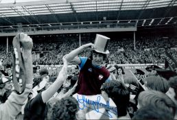 Football, Trevor Brooking 1975, Colourised, 12 X 8 Photograph Depicting West Ham United Fans