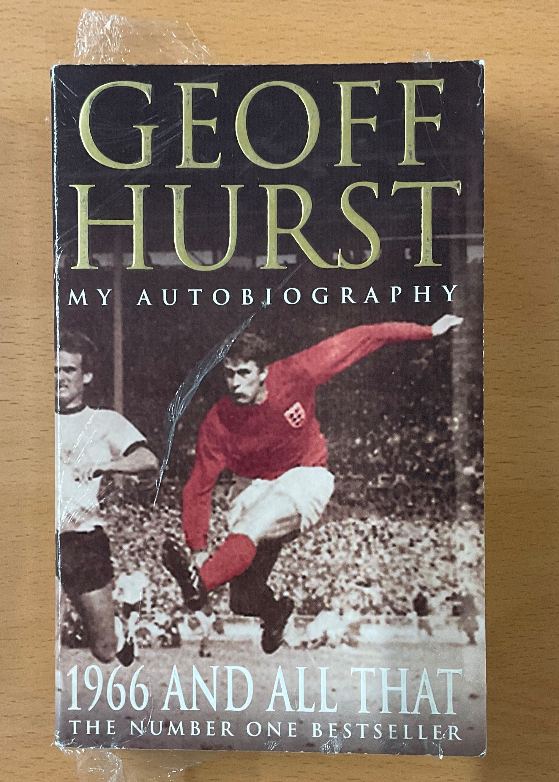 Football Legend Sir Geoff Hurst Personally Signed Paperback Book Titled Geoff Hurst- My