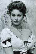 Sophia Loren signed 12x8 b/w photo. Sofia Villani Scicolone Dame Grand Cross OMRI, known