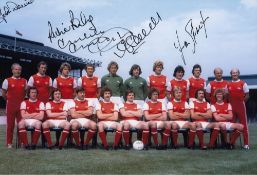 Autographed Arsenal 12 X 8 Photo - Col, Depicting Players Posing For A Squad Photo At Highbury Prior