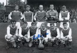 Autographed George Eastham 12 X 8 Photo - B/W, Depicting Eastham And His Arsenal Team Mates Posing
