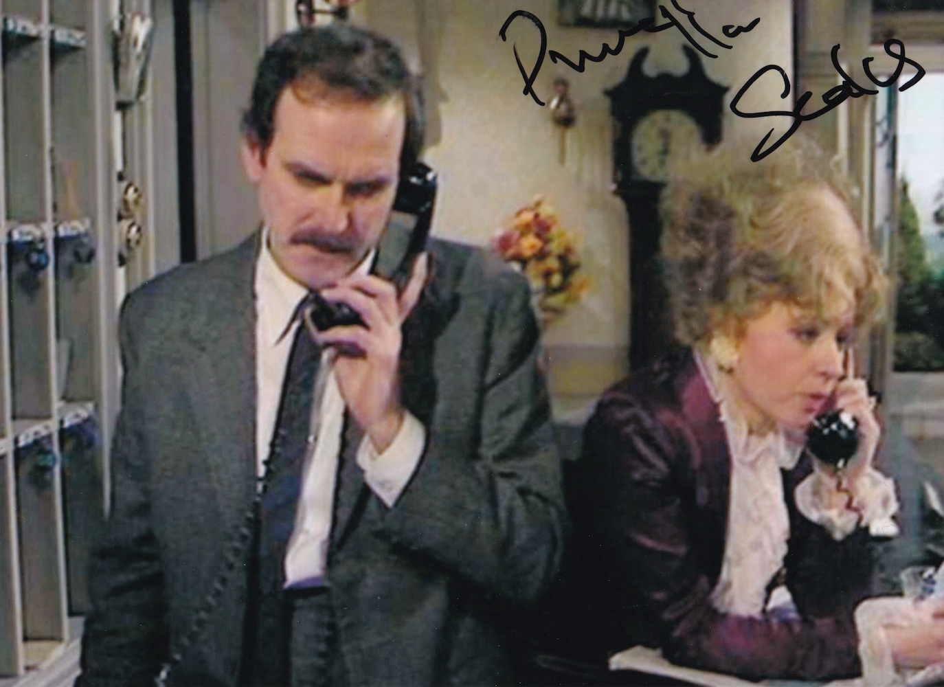 Prunella Scales Fawlty Towers Actress 7x5 inch Signed Photo. Good condition. All autographs come