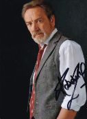 Robert Lindsay Popular British Actor 7x5 inch Signed Photo. Good condition. All autographs come with