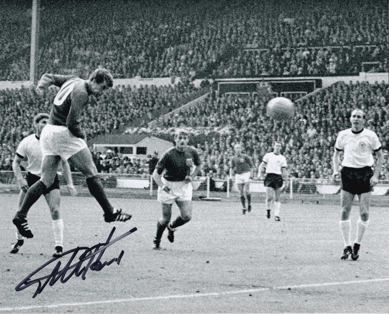 Geoff Hurst 1966 World Cup Winner Signed 10x8 inch Photo. Good condition. All autographs come with a