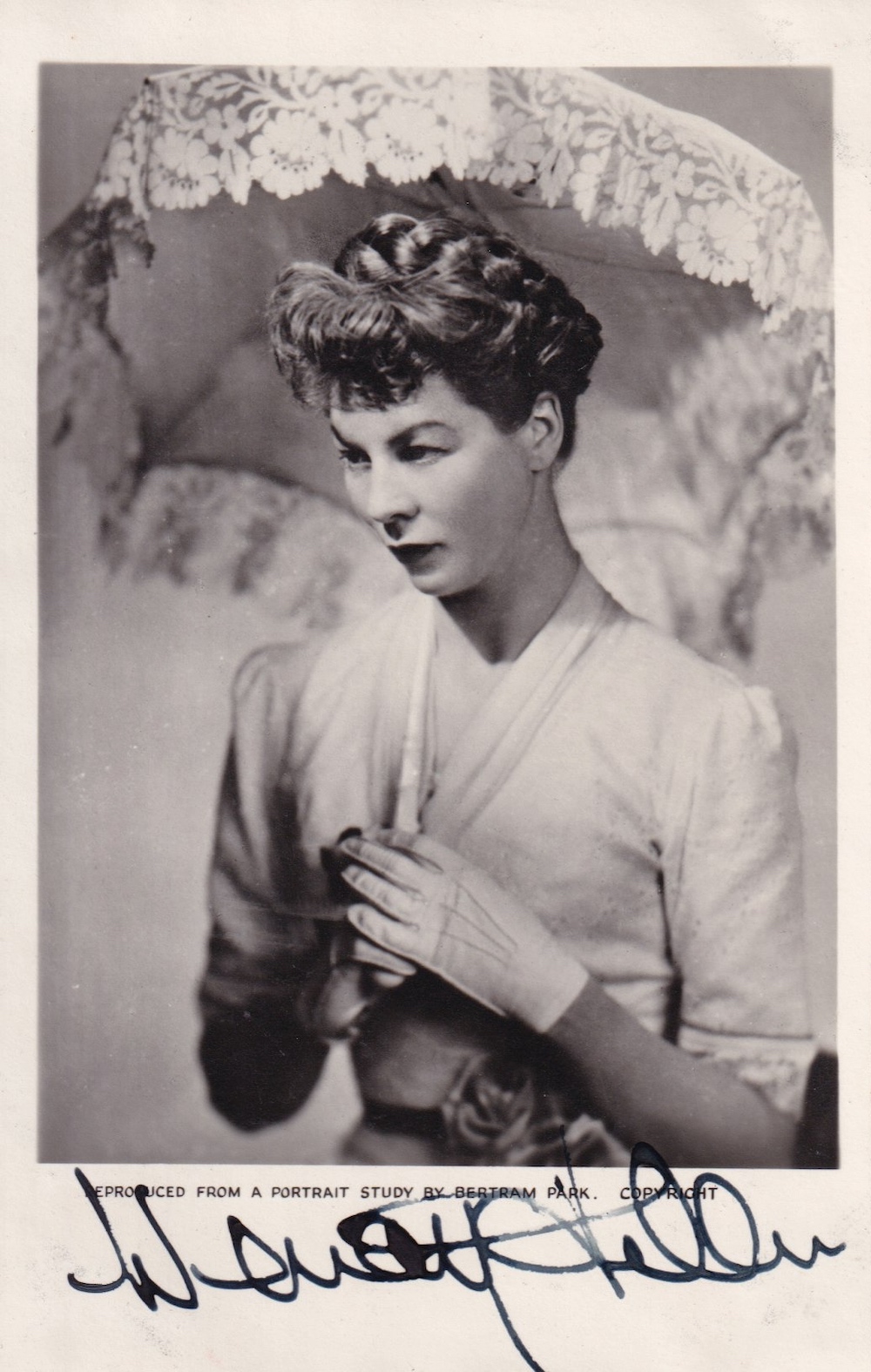 Wendy Hiller Great British Actress 6x4 inch Signed Vintage Photo. Good condition. All autographs