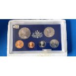 Set of 6 uncirculated 1975 Australia mint coins, in a solid plastic casing. Proof Set. Good