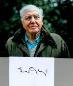 Sir David Attenborough signed 6 x 4 white card. Accompanying the signed card is an unsigned glossy
