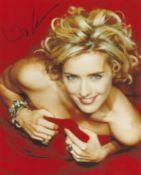 Actor, Tea Leoni signed 10x8 colour photograph. Leoni (born Elizabeth Tea Pantaleoni; February 25,