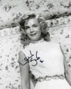 Actor, Lizabeth Scott signed 10x8 black and white photograph. Scott (born Emma Matzo; September