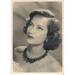 Merle Oberon signed 7x5 vintage black and white photo from early in her career with a lovely clear