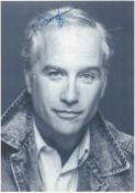 Actor, Richard Dreyfuss signed 12x8 black and white photograph. Dreyfuss (October 29, 1947) is an