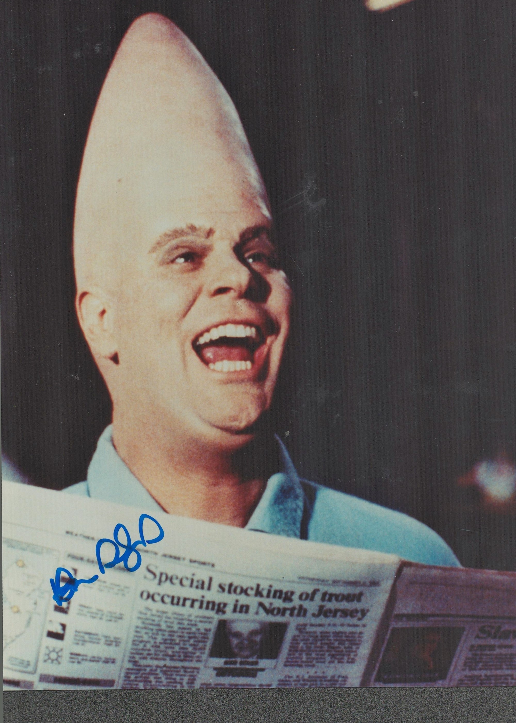 Coneheads Actor, Dan Aykroyd signed 10x8 colour photograph pictured during his role as father Beldar