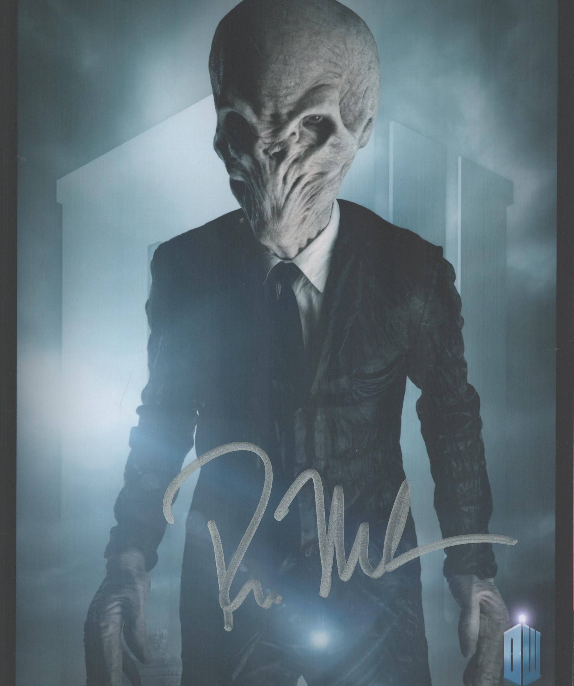 Doctor Who Actor, Ross Mullan signed 10x8 colour photograph pictured as The Silence and The Teller