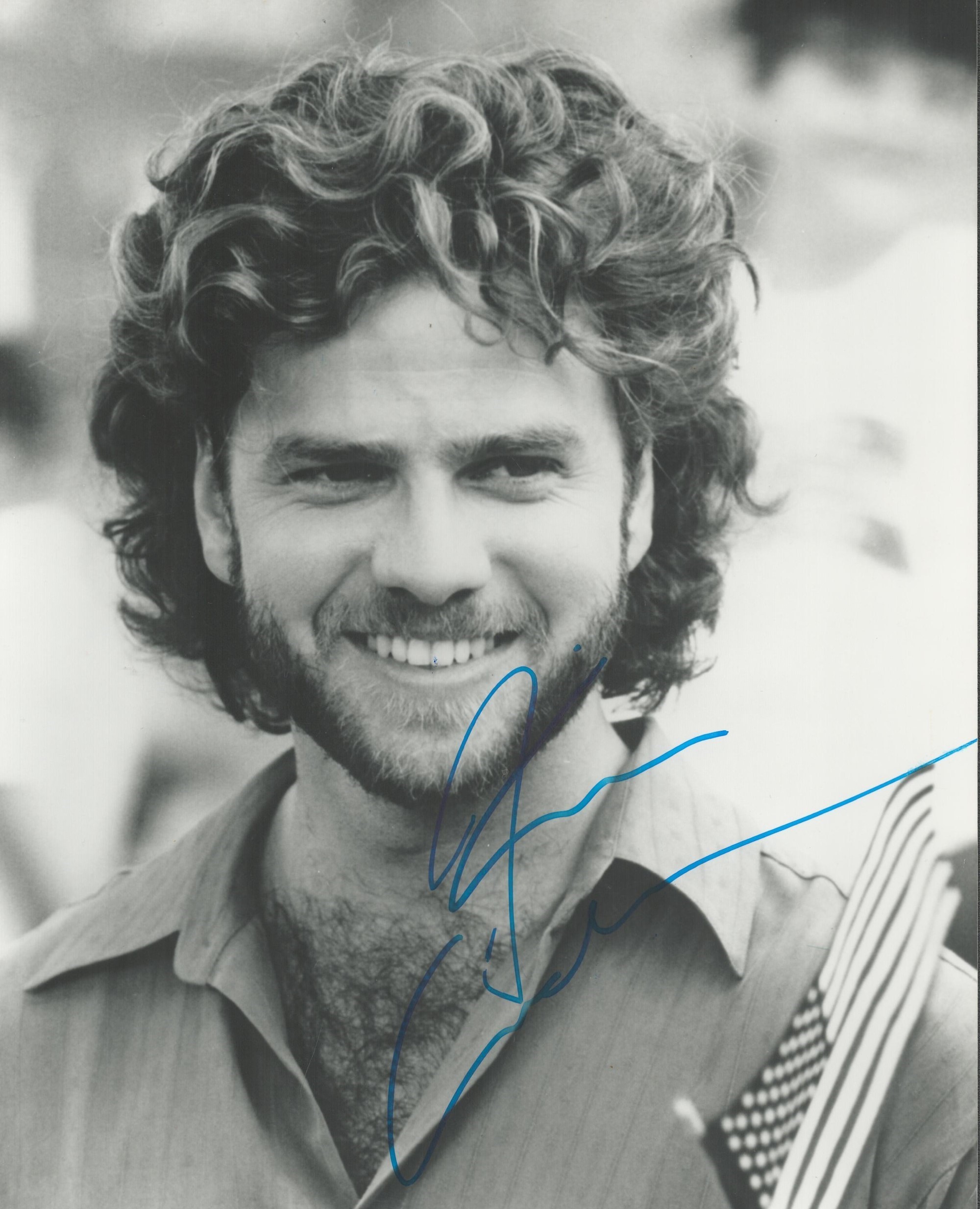 Actor, Kevin Anderson signed 10x8 black and white photograph. Anderson is perhaps most known for his