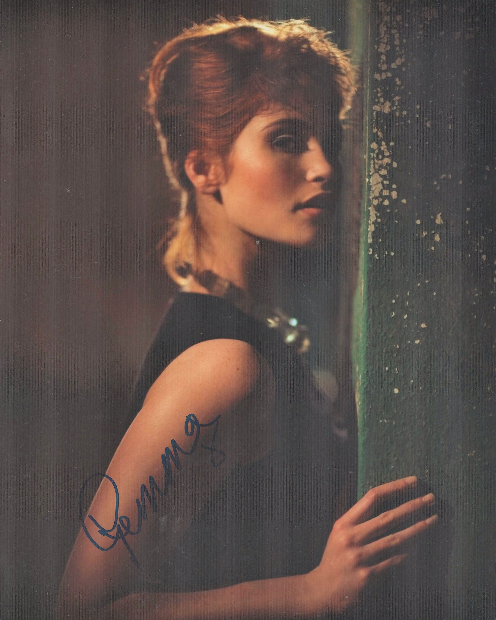 Bond Star, Gemma Arterton signed 10x8 colour photograph pictured during her role as Strawberry