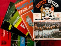 30 x Football Programmes Collection includes QPR v West Bromwich Albion 1981-82, Manchester United