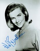 Honor Blackman signed stunning 10x8 black and white photo. Honor Blackman (22 August 1925 – 5