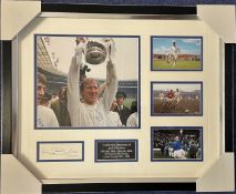 Leeds Utd Legend Jack Charlton Signed Signature piece on a Presentation Frame Measuring 22x18