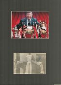 Football, Alex Ferguson 16x12 matted signature piece featuring a colour photograph plus a signed