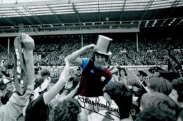 Trevor Brooking signed West Ham United 1975 FA Cup winners 12x8 colourised photo. Sir Trevor David