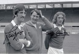 Autographed Ipswich Town 12 X 8 Photo - B/W, Depicting Manager Bobby Robson Posing With New Signings