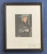 Elaine Paige OBE Hand signed 7. 5x5. 5 Colour Photo in black wood effect Frame measuring 16x13