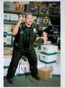 Actor Kevin James signed 10x8 colour photo. Kevin George Knipfing (born April 26, 1965), known