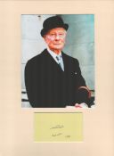 Actor, John Gielgud matted 16x12 signature piece featuring a colour photograph and a signed card.