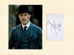 Actor Jude Law Personally Signed signature piece with 10x8 Colour Photo, Mounted to an overall