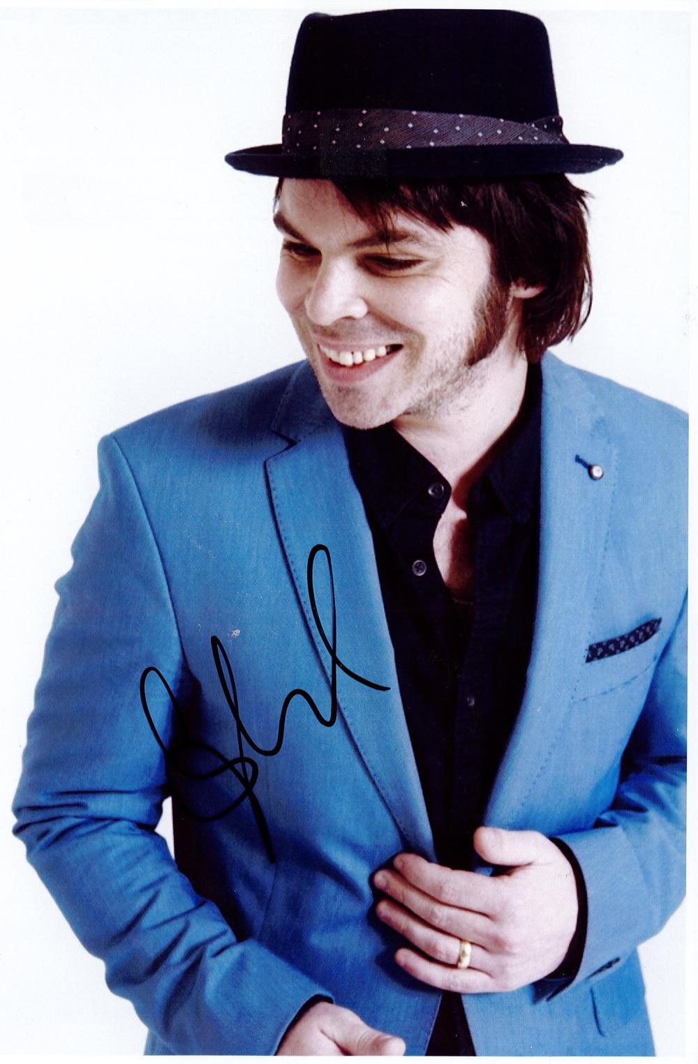 English Musician Gaz Coombes Personally Signed 12x8 Colour Photo. Signed in black marker pen. Gaz