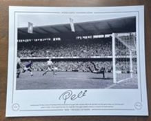 Football Legend, Pelé signed 16x20 Autographed Editions photograph. This Sporting Legends black