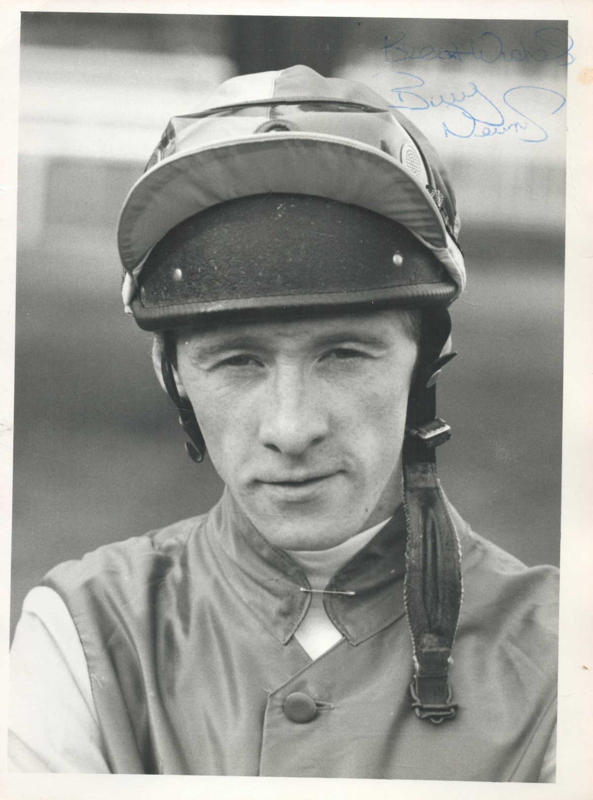 Jockey Billy Newnes Signed 8x6 Black and White photo. Newnes (born Liverpool, 6 December 1959) is an