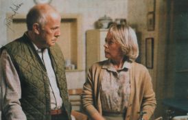 Richard Wilson signed 6 x 9 Colour photo. Photo is from 'One Foot In The Grave'. Wilson OBE is a
