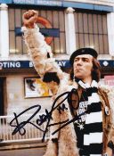 Robert Lindsay, Popular Actor Citizen Smith, 7x5 inch Signed Photo. Good condition. All autographs