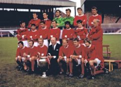 Autographed Man United 16 X 12 Photo - Col, Depicting A Superb Image Showing The 1968 European Cup