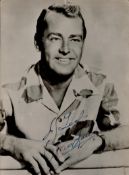TV Film Actor, Alan Ladd vintage signed 5x7 black and white photograph. Ladd (September 3, 1913 -