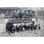 Autographed MAN UNITED 12 x 8 photo - B/W, depicting the 1958 FA Cup Final team posing for